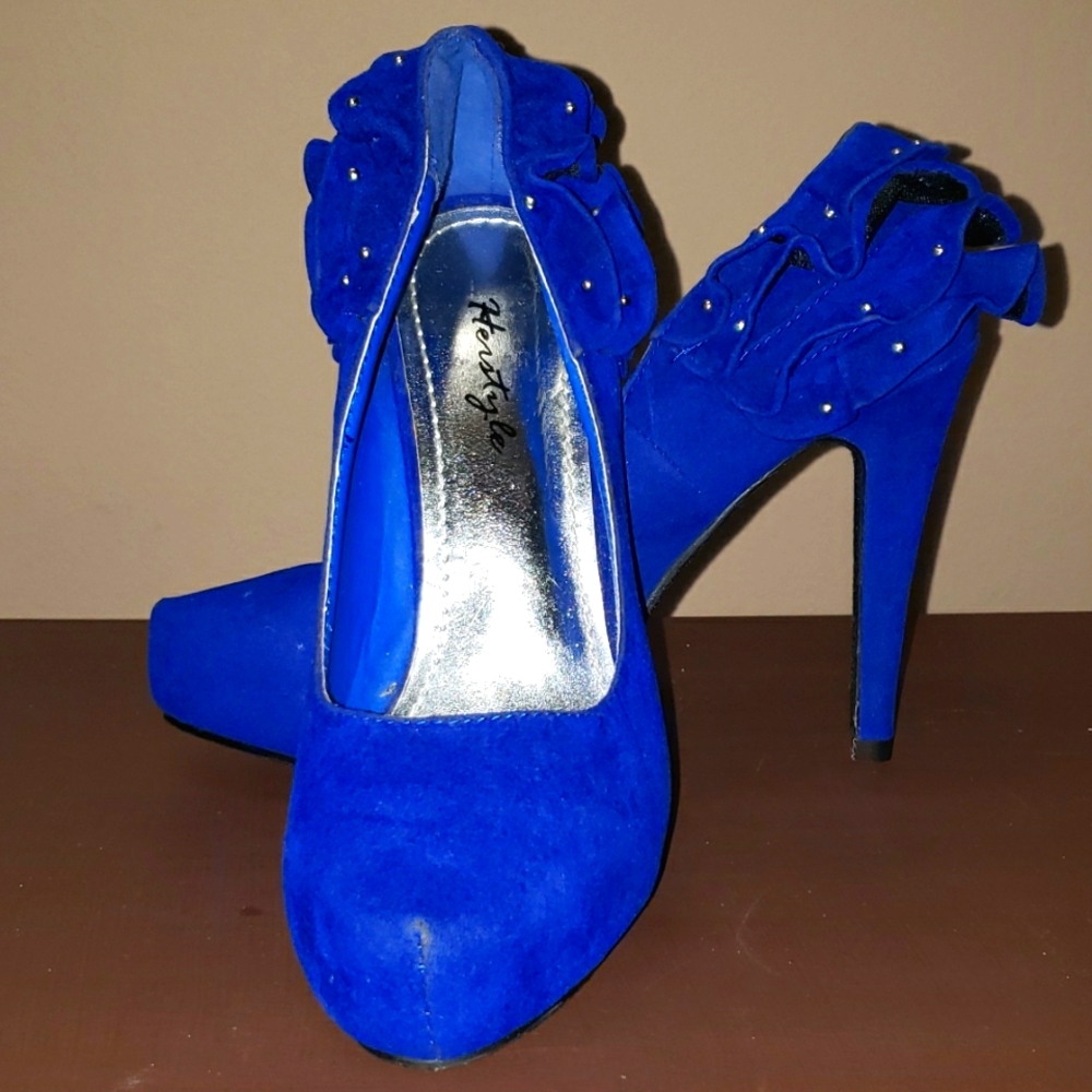 Heritage blue platform heel size 6 . Slightly used